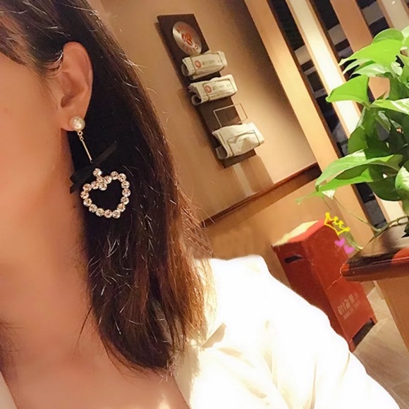 Rhinestone Heart Earrings - Picture 2 of 4